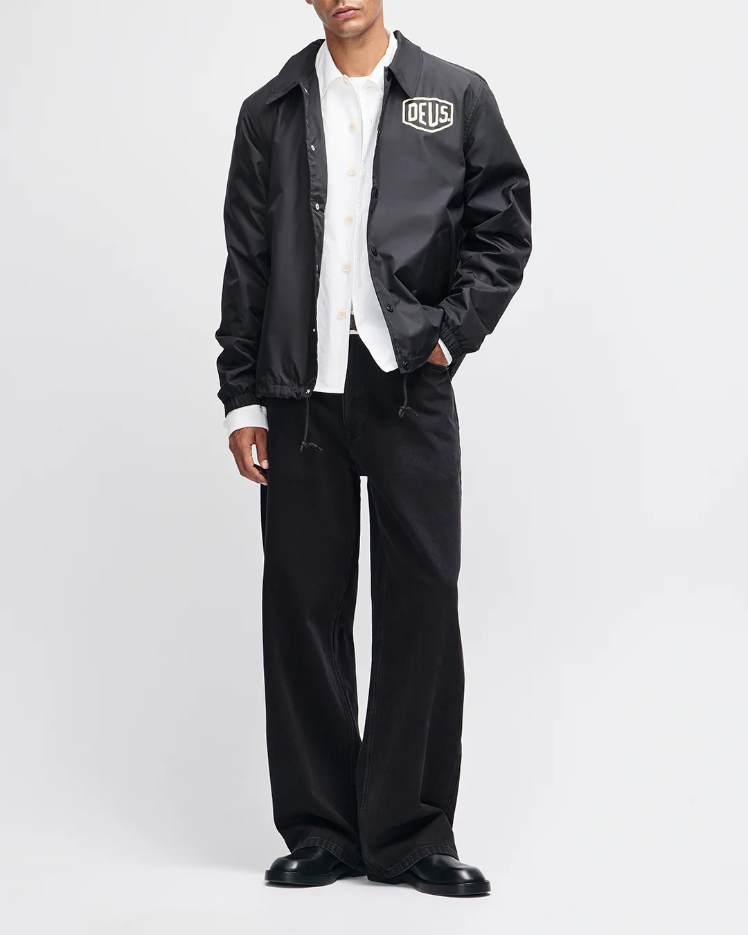 Camperdown Coach - Black - Image 5